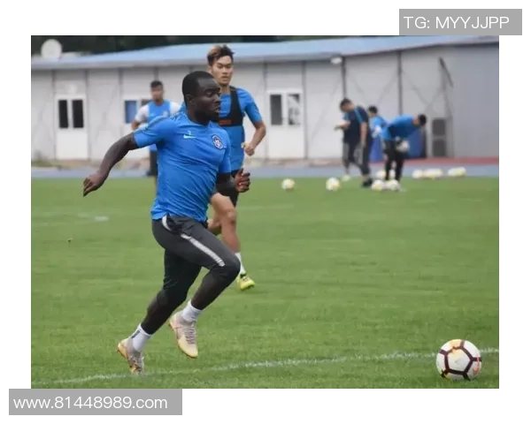 球员因国内局势佩戴特殊袖标引发政治抗议与社会关注